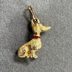 Vintage Gold Tone Sitting Dog Necklace Pendant